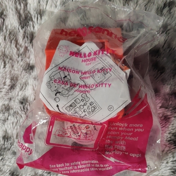 McDonald's Hello Kitty House Toy - Picture 3 of 3